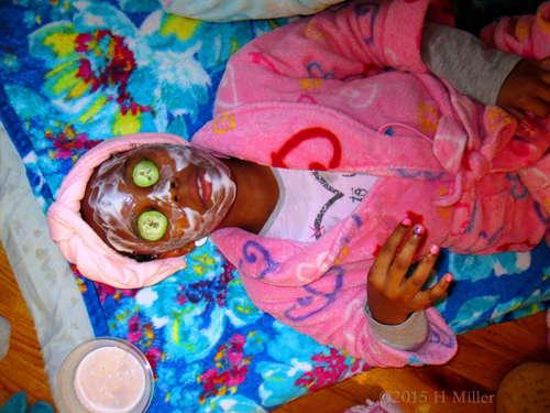 In Conversation With Her Face Masque In Conversation With Her Face Masque