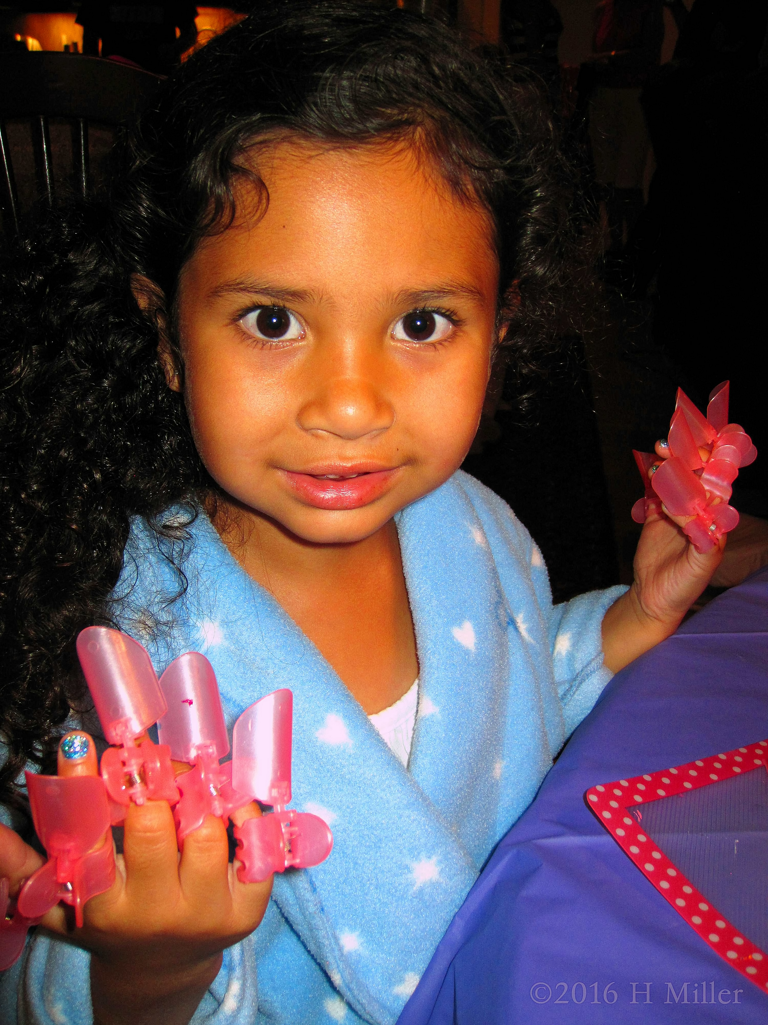 Check Out Her Manicure Protectors! Check Out Her Manicure Protectors!