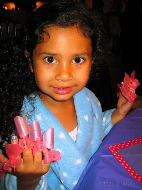 She's So Cute In Her Manicure Protectors! She's So Cute In Her Manicure Protectors!