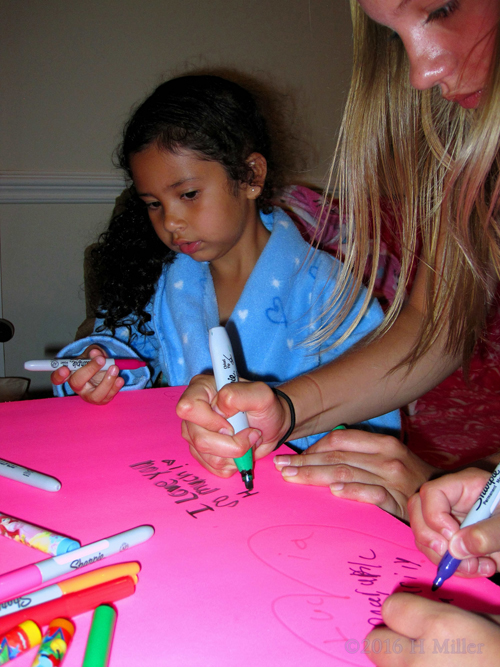 The Girls Use Colorful Markers For The Spa Card The Girls Use Colorful Markers For The Spa Card