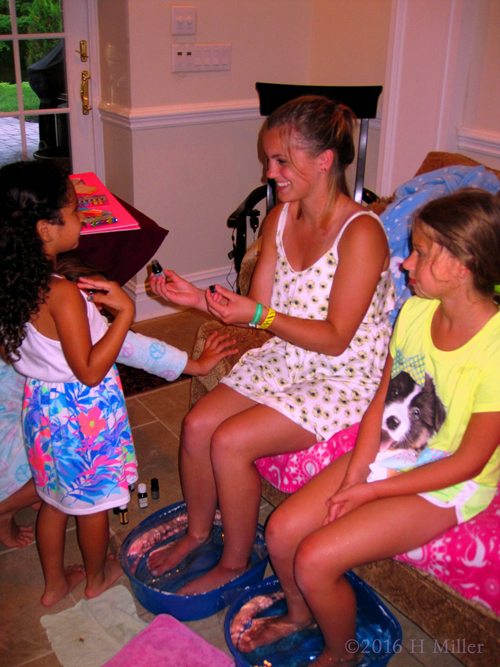 Time For Pedicures! Time For Pedicures!